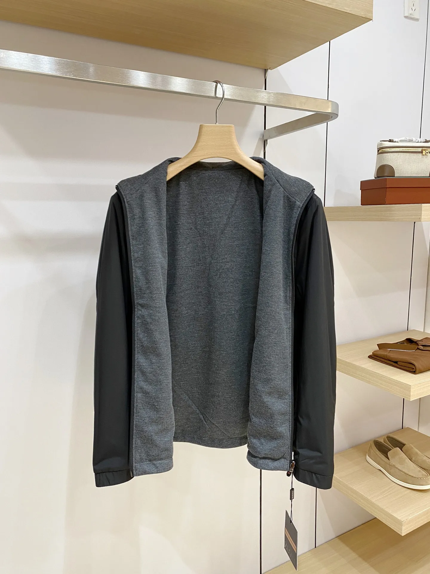 Zegna ：Classic ， ， H ， ， 。 ， ， 。 ： ， ， ， ； ， ， 。 ： ， ， ； ， 。 ， ， Premium ， 。 ： /Black/ /Cream White ， ， ， 。 Sizes：M-4XL